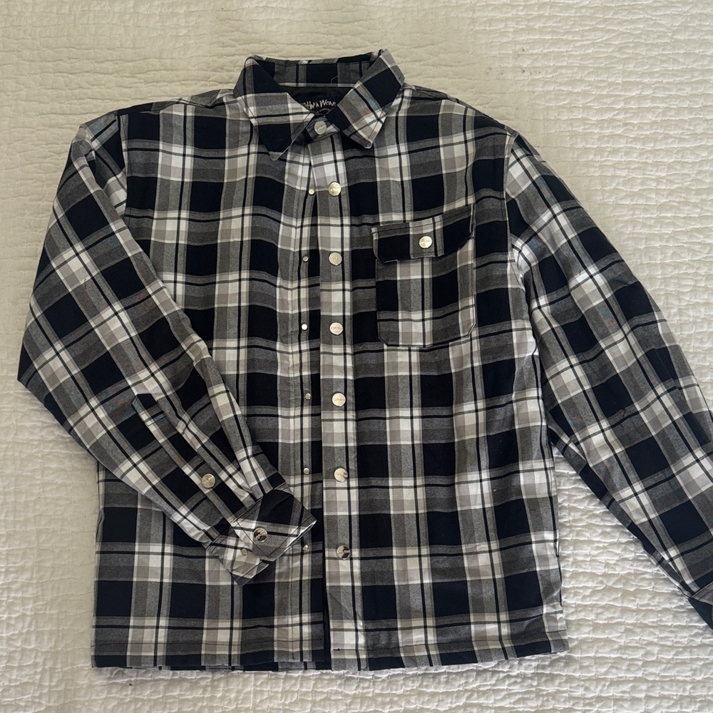 Shaka Wear Men's Black and Gray Plaid Shirt Snap Shacket